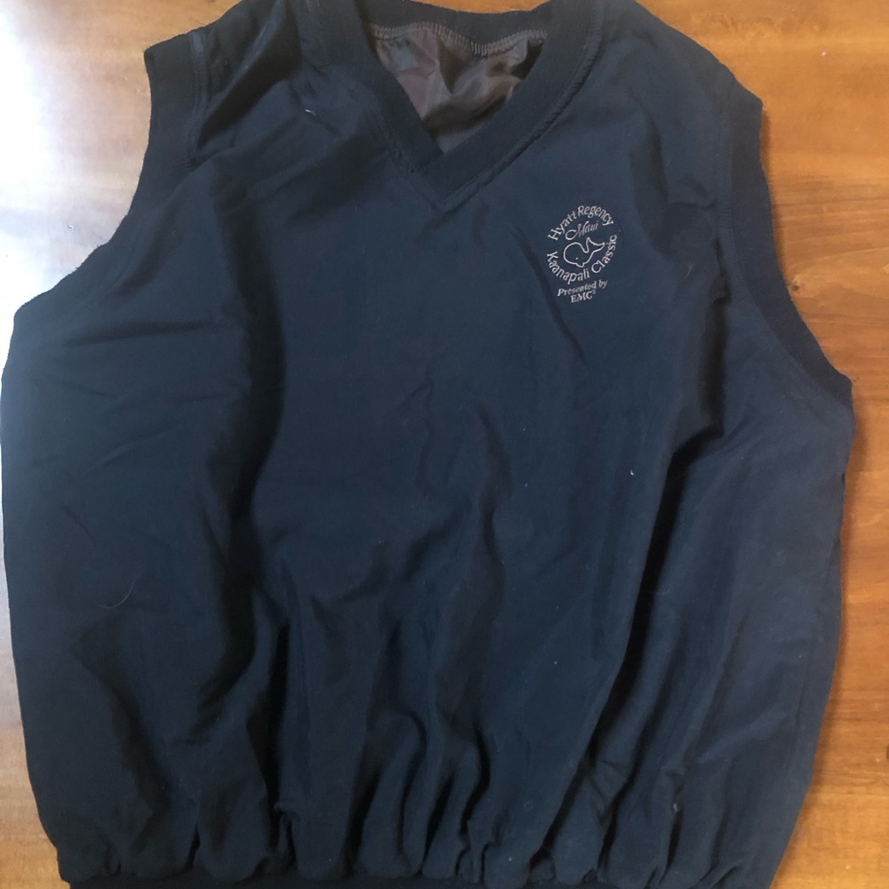 vintage golf windbreaker vest from the EMC² Kaanapali Classic, a Senior PGA Tour